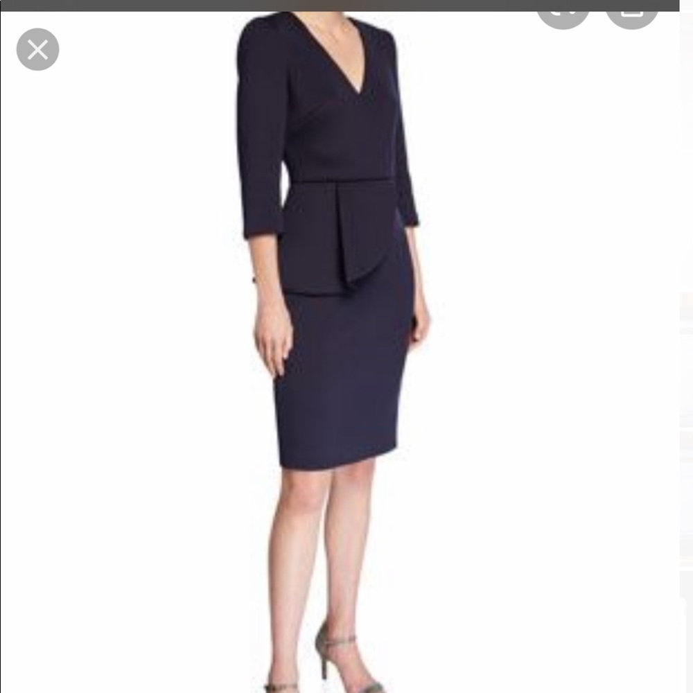 FLASH SALE BADGLEY  Mischa ❤️ Day V-neck  10